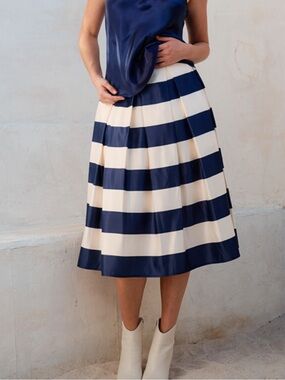 JADE BY JANE - STRIPED Pleated MIDI SKIRT Navy Blue/ cream Colors Size Small NEW